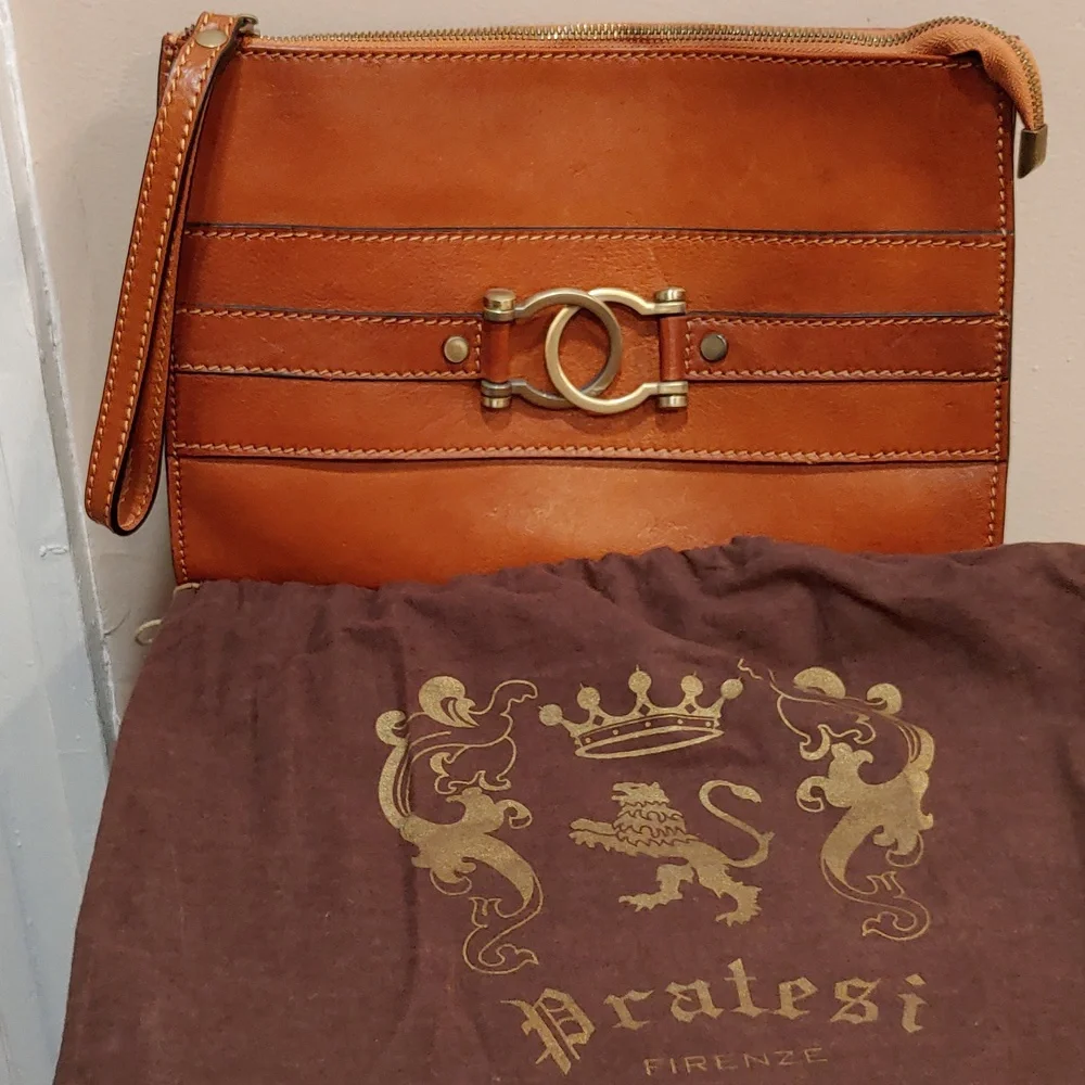 LEATHER CLUTCH - Picture 1 of 7